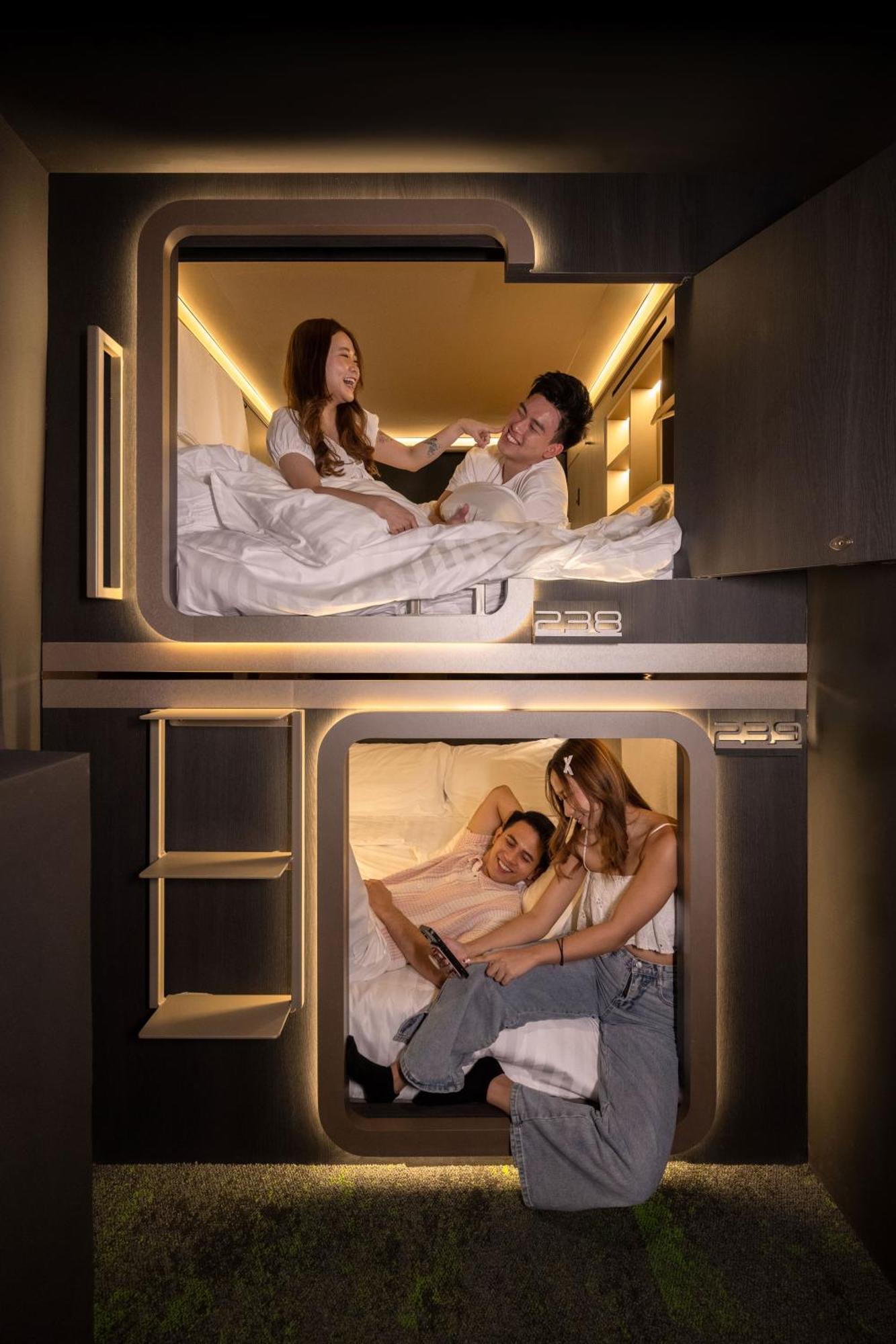 Cube Social Boutique Capsule Hotel At Boat Quay Сінгапур Екстер'єр фото